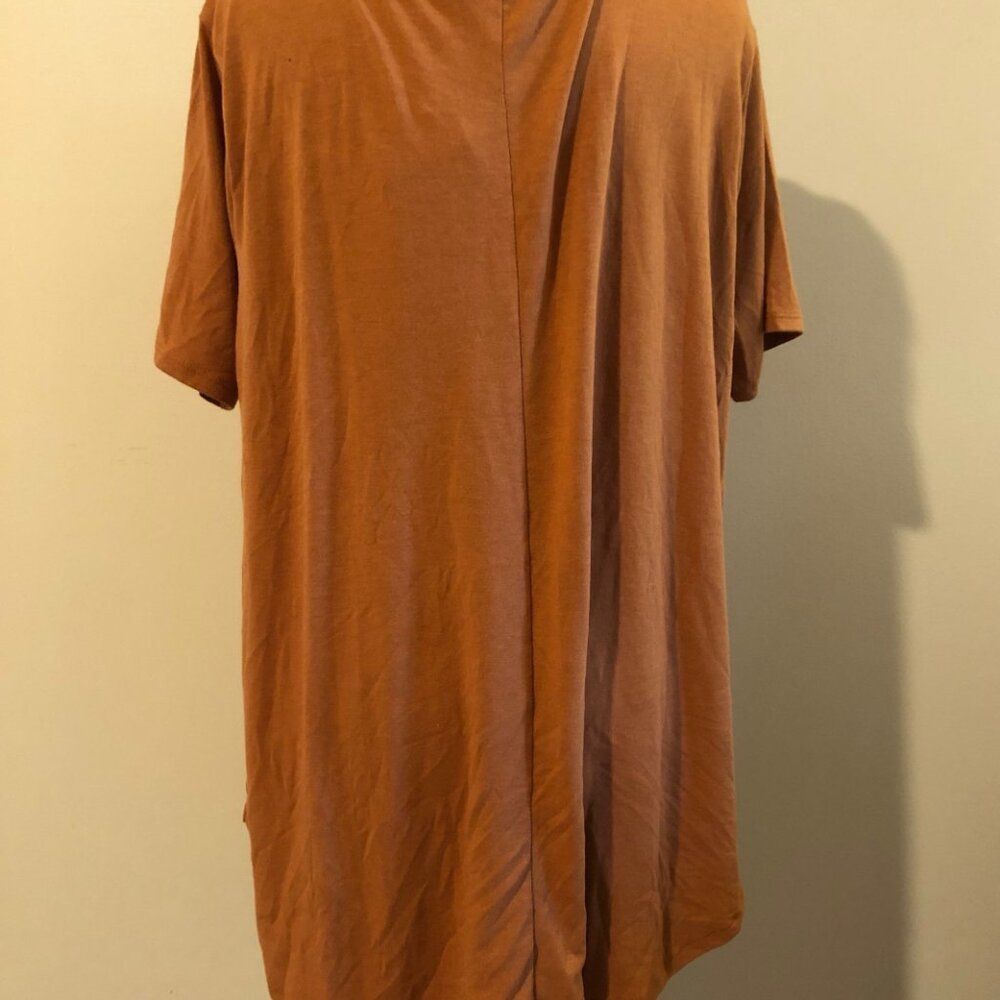 Almond Short Sleeve V Neck Top   5177  NWT Boutique - Picture 2 of 4